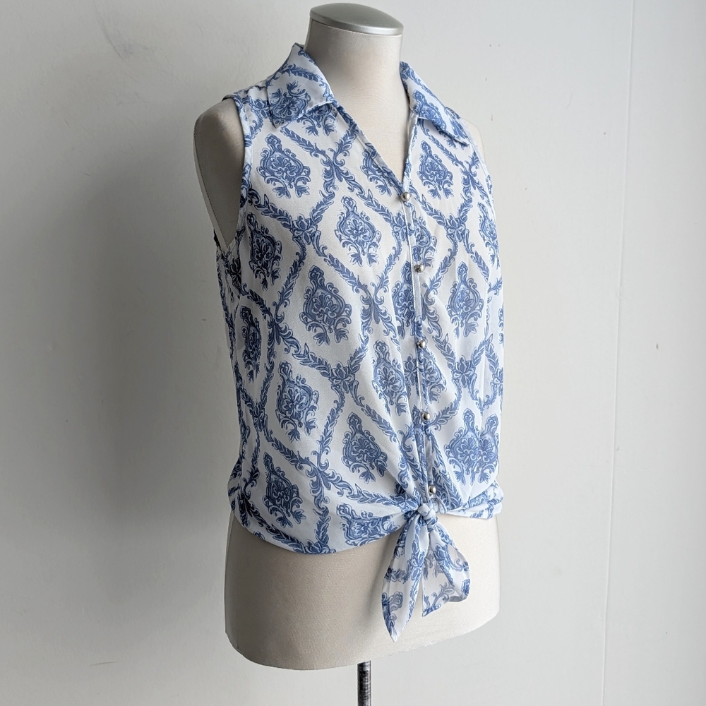 Paisley Lace Sleeveless Tie Waist Blouse - Picture 5 of 7